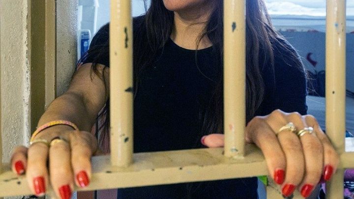 Tras años prófuga, México extradita a Estados Unidos a Amanda Rachelle 'La Reina del Sur'