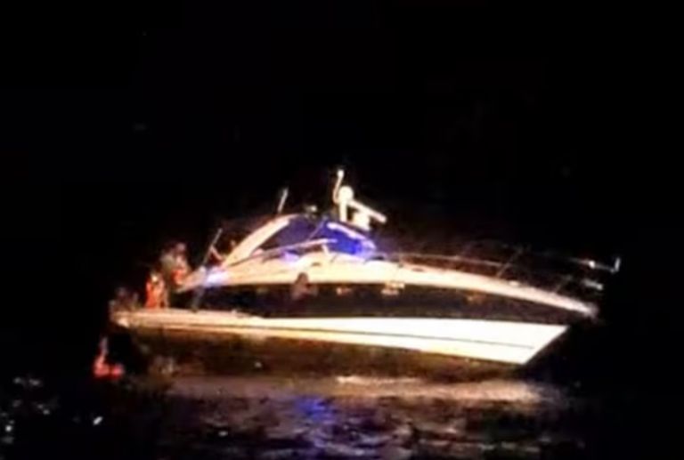 Personas son rescatadas de un yate en fiesta de Carín León