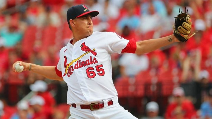 Los Cardenales de San Luis le dan alas al pitcher mexicano Giovanny Gallegos