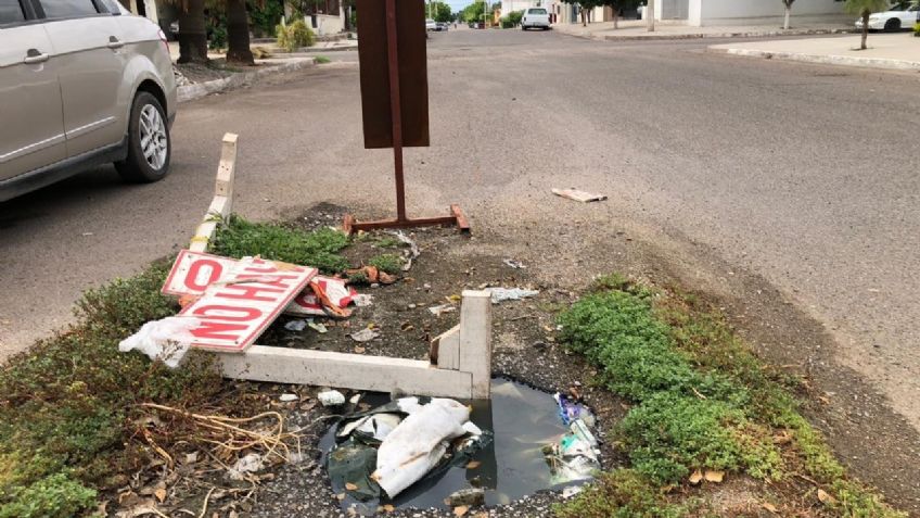 Vecinos denuncian que los drenajes colapsados en Navojoa están en abandono