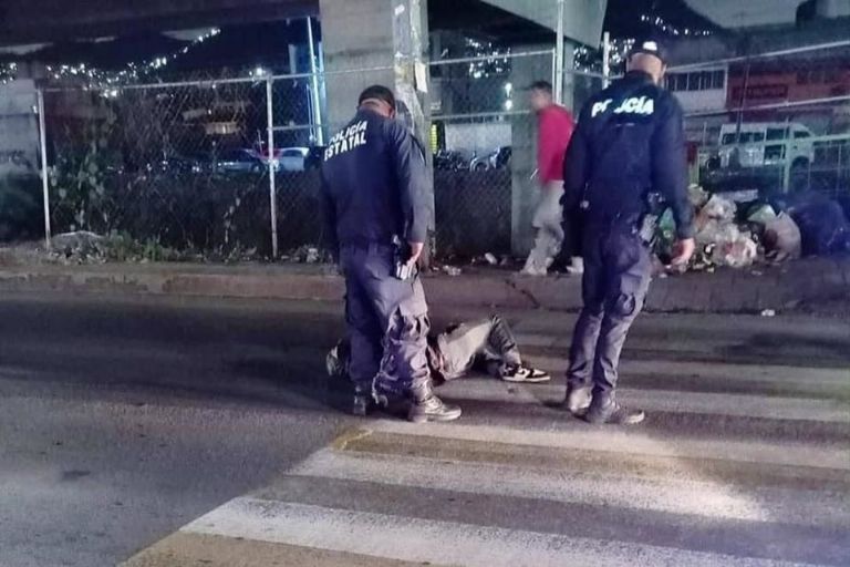 Policía asesina a ladrones en Tlalnepantla