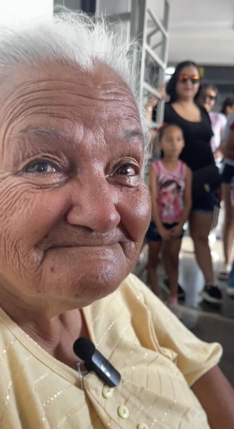 Doña Elía no pudo aguantar las lágrimas