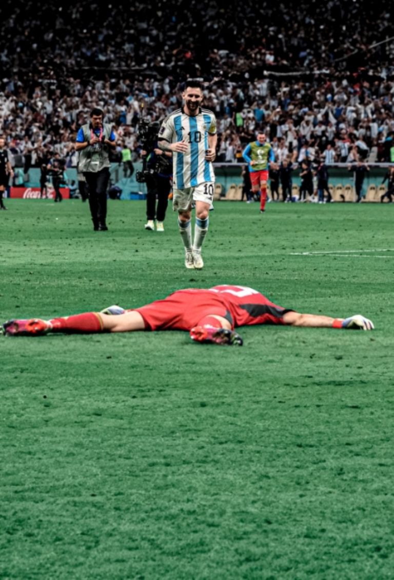 Messi fala, pero el Dibu aparece para Argentina