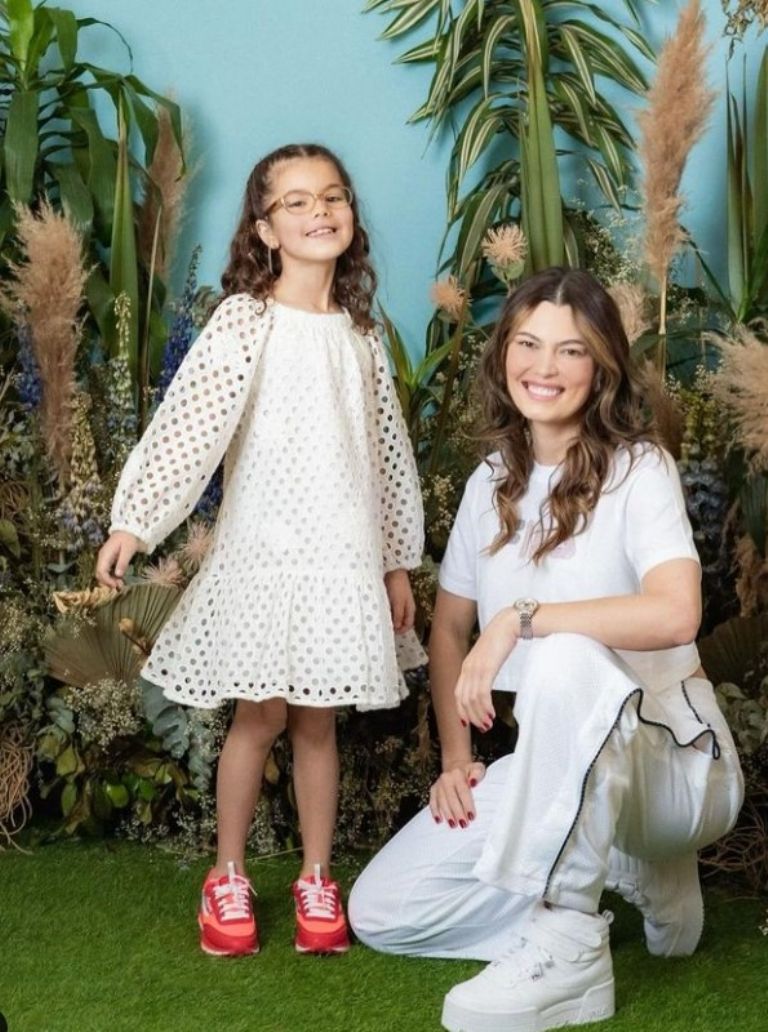 Mila tiene siete años