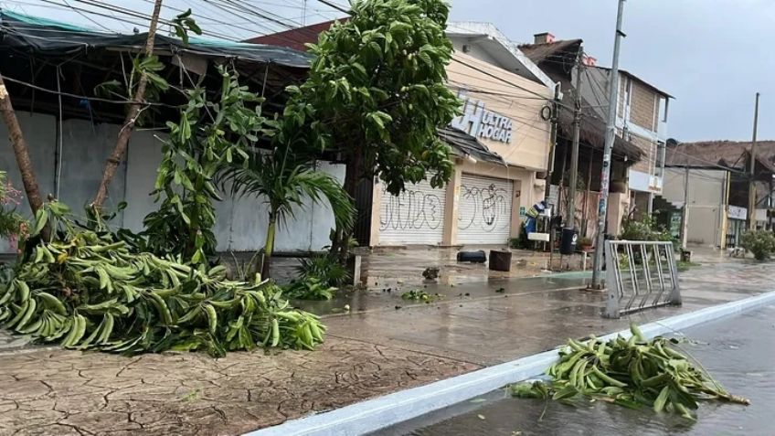 Sin reporte de muertos o heridos tras llegada del huracán 'Beryl' en Quintana Roo: AMLO