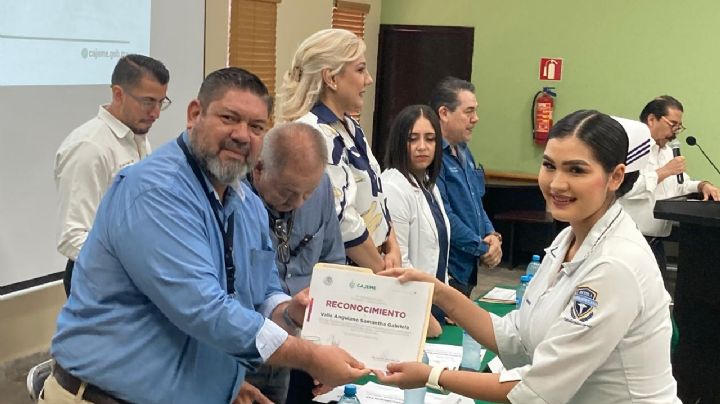 Ayuntamiento de Cajeme reconoce a jóvenes profesionales de la salud
