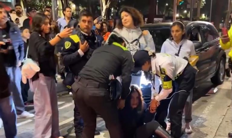 Detienen a pareja en Paseo de la Reforma