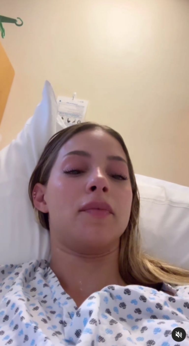 Mariana Rodríguez se mostró en el hospital tras perder a su bebé