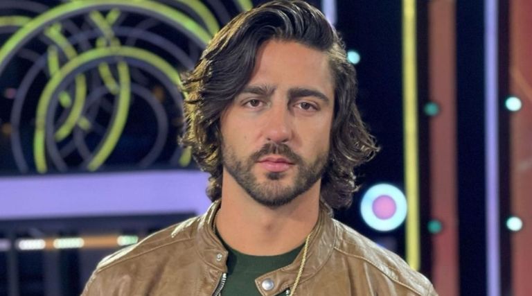 Una de las cosas que llama la atención de 'El Potro' es la zona morada de su ojo