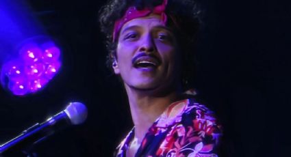 Bruno Mars muestra su amor por México con video de mariachi y máscara de luchador