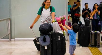 Es profeta en su tierra: Alejandra Valencia es recibida como heroína en Sonora