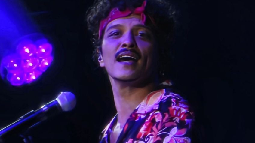 Bruno Mars muestra su amor por México con video de mariachi y máscara de luchador