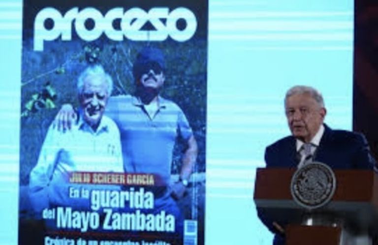 En la imagen, AMLO retoma la entrevista de Julio a 'El Mayo'. Foto: internet