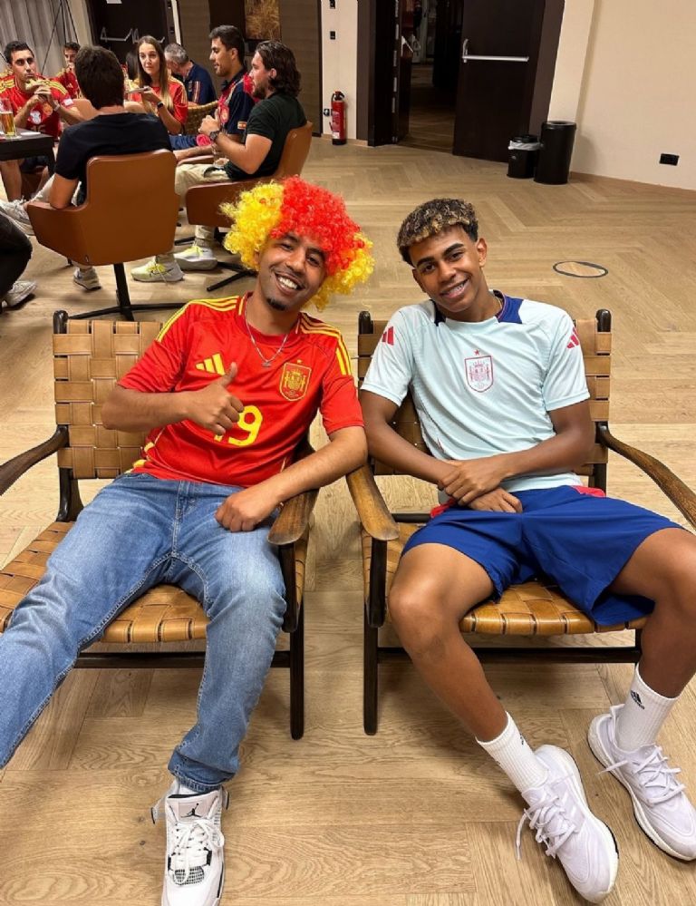 Lamine Yamal y su padre