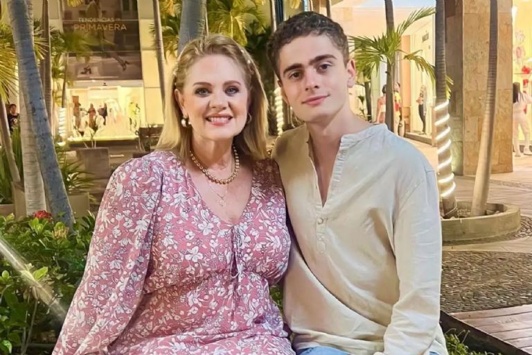 Erika Buenfil sufre accidente al auxliar a su hijo