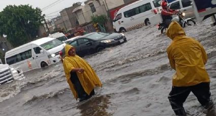 Fuertes lluvias causan estragos en Tultitlán y Coacalco; La López Portillo se inundó