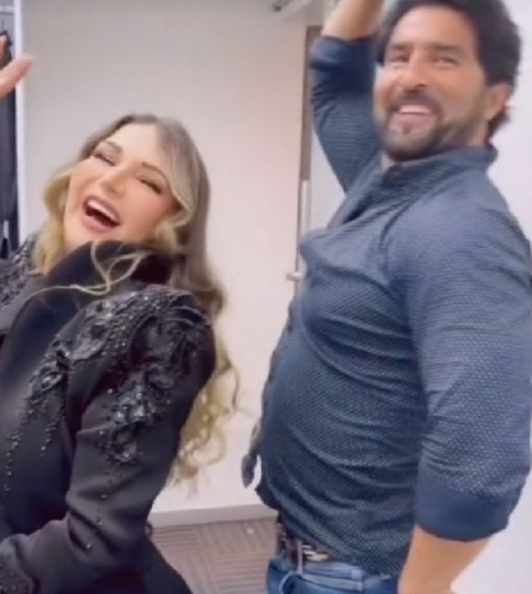 Arturo Carmona y Alicia Villarreal graban TikTok juntos