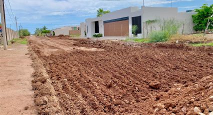 Alcalde de Huatabampo pavimenta calle de su familia y funcionario