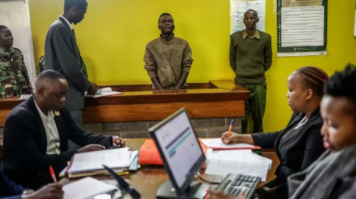 Se fuga responsable de descuartizar a 42 mujeres en Kenia; hay 5 policías detenidos