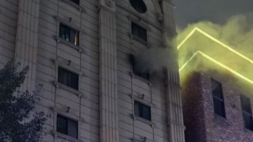 FOTOS: Reportan incendio en hotel de Corea del Sur; hay un saldo de 7 muertos