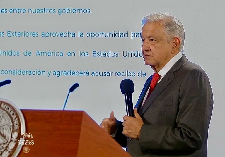 AMLO arremetió contra Ken Salazar tras comentario sobre Reforma al Poder Judicial. Foto: Facebook