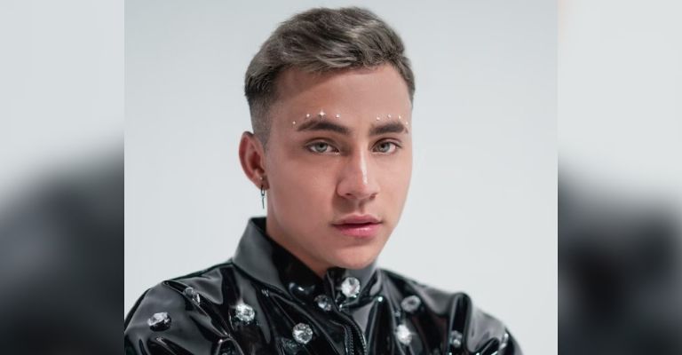 Rod Contreras es captado al besarse con el mejor amigo de su exnovia