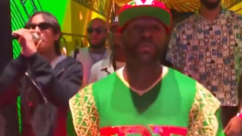 Impresionante entrada de Floyd Mayweather junto con Natanael Cano en la Ciudad de México