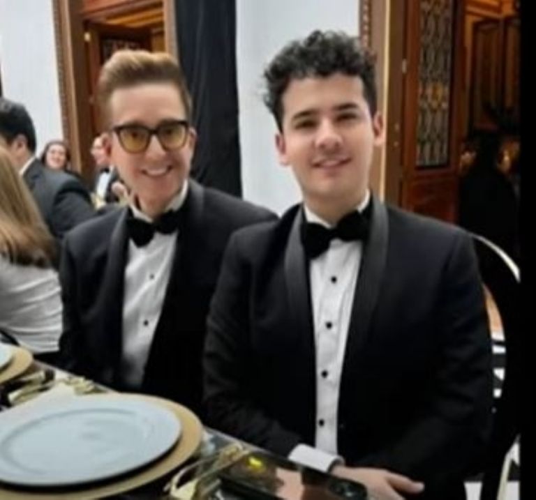 Filtran foto de Daniel Bisogno con su novio