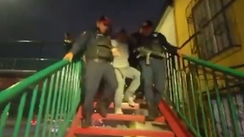 VIDEO: Policías salvan a migrante que intentó arrojarse de puente peatonal en Viaducto