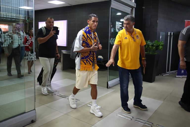 Uriel Antuna llega a Tigres