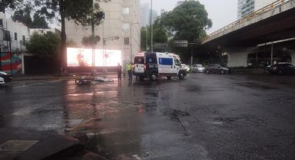 Fatídico accidente: Motociclista cae de su unidad y es atropellado en Circuito Interior