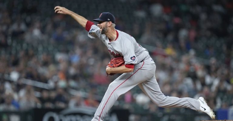 Chris Martin se apuntó el salvamento