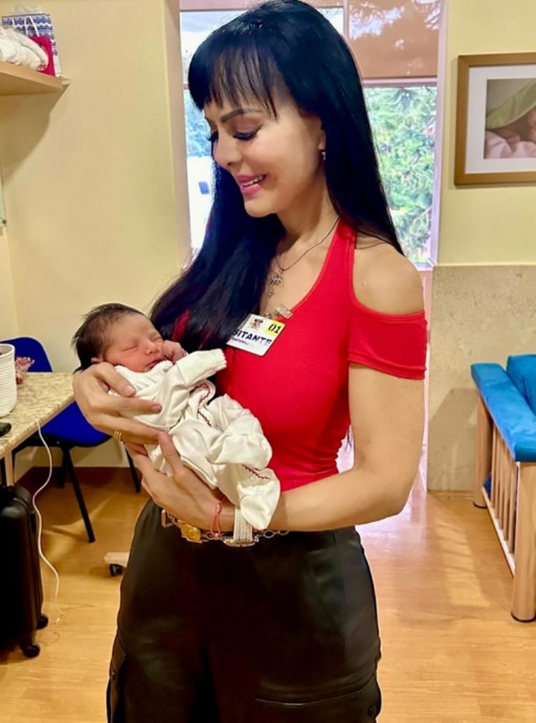 Maribel Guardia presume fotos de Tessa