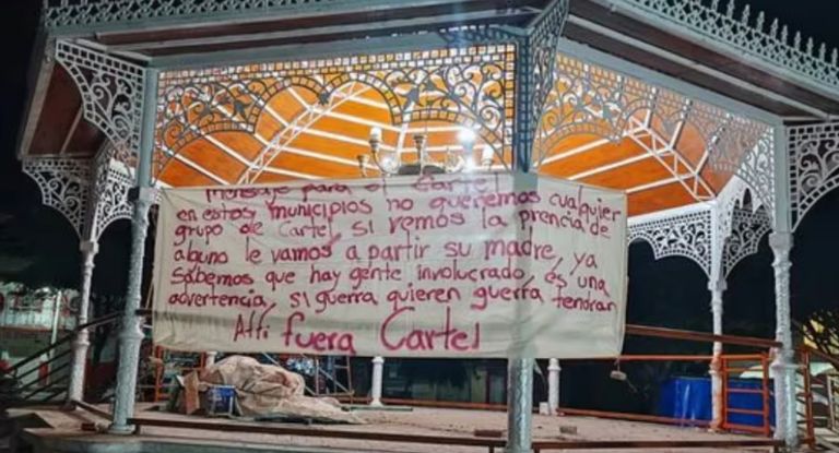 Mantas con amenazas hacia los cárteles