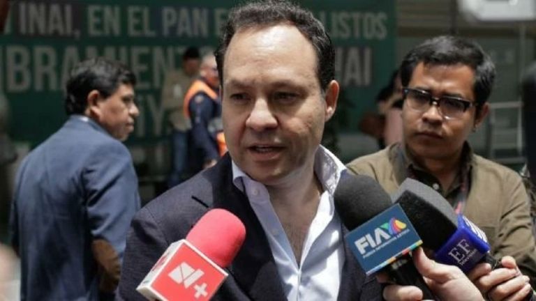 Denuncian detenciones en plena discusión del Senado