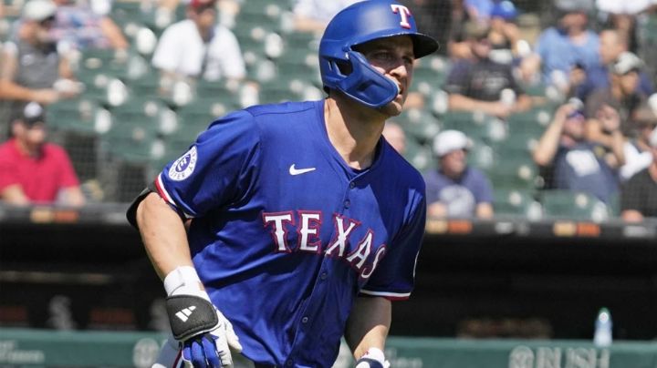 MLB: Cirugía pone fin a la temporada de valioso jugador de los Rangers