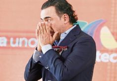 Foto ilustrativa de nota TV Azteca despediría a Adal Ramones de 'La Granja VIP'; ya no será conductor en su nueva temporada