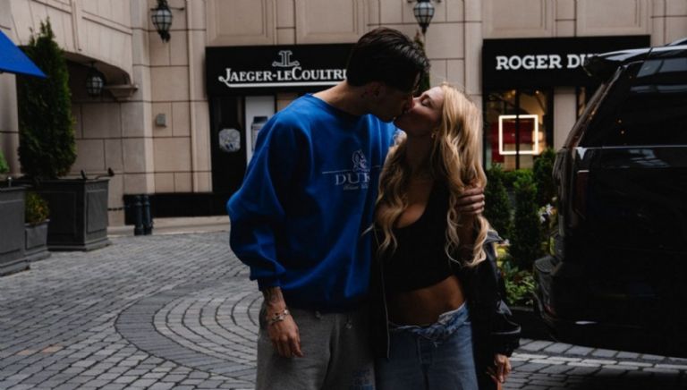 Peso Pluma y Hannah Howell habrían terminado