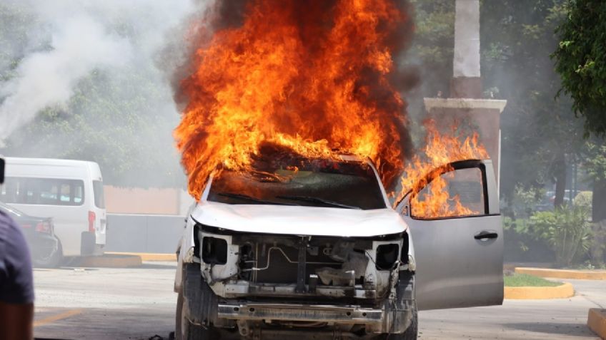 Con agresividad e incendios, protestan contra la desaparición de los 43 de Ayotzinapa