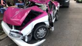 Foto ilustrativa de la nota titulada (VIDEO) Fatal accidente en Iztapalapa: Tráiler aplasta taxi con todo y conductor adentro