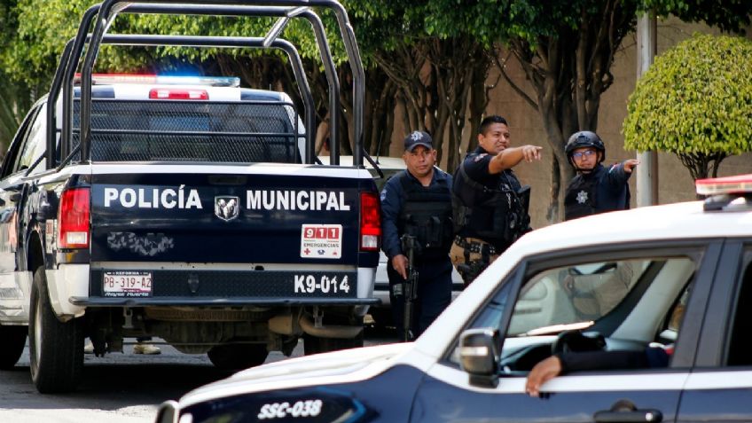 Puebla: Sujeto balea a dos hombres a fuera de una tienda de conveniencia y rapta a una mujer