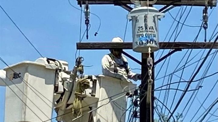 Apagones prevalecen tras las recientes lluvias en varias colonias de Cajeme