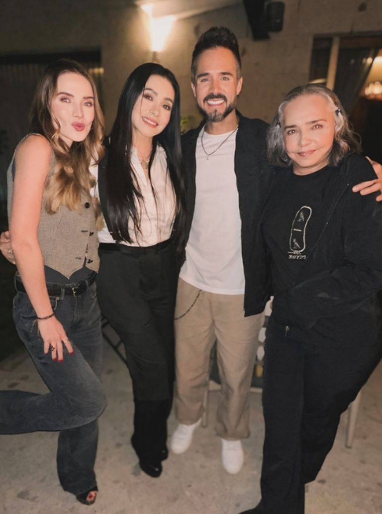 Ana Martin celebra con José Ron 