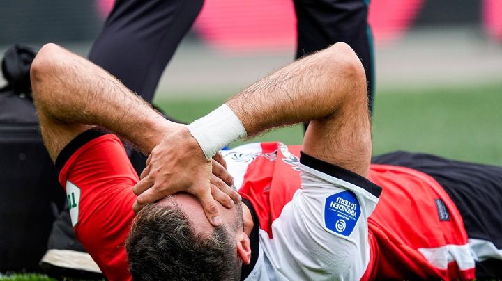 Santiago Giménez 'se rompe'; se pierde el resto del año con el Feyenoord