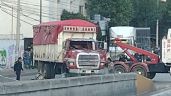 Foto ilustrativa de la nota titulada Volcadura de tráiler genera caos en la vía José López Portillo a la altura de Coacalco