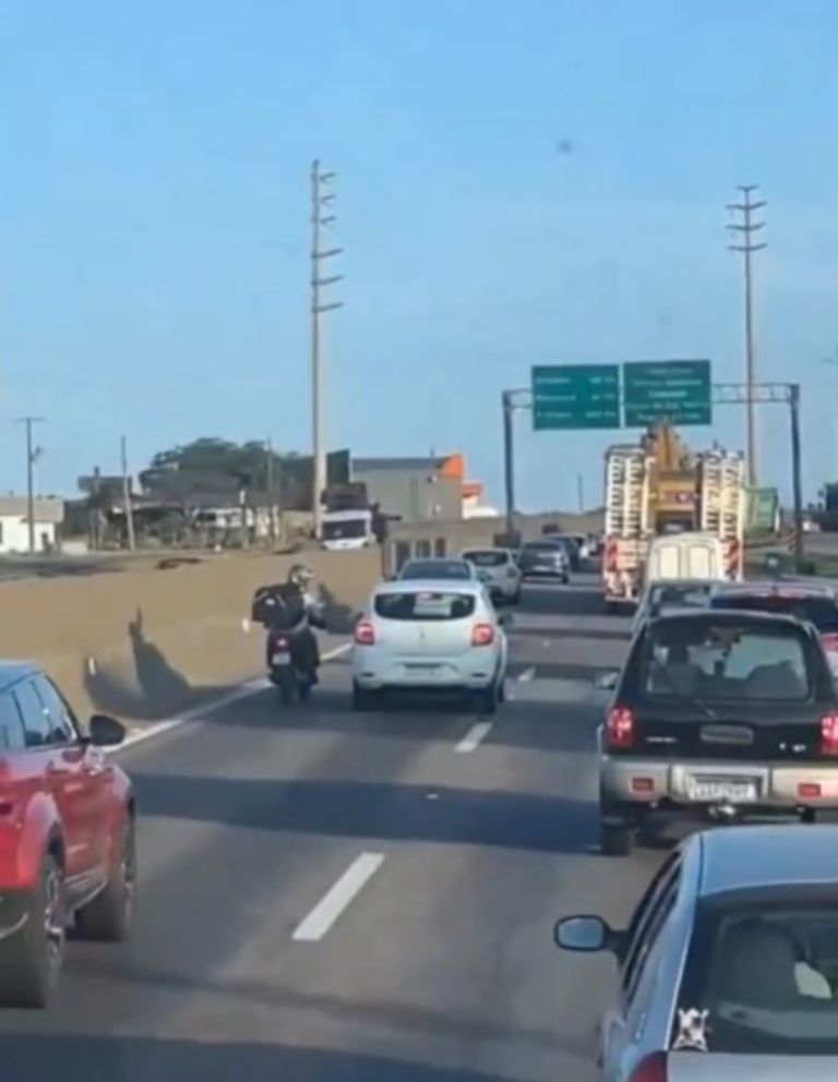 Motociclista aplastado en Brasil