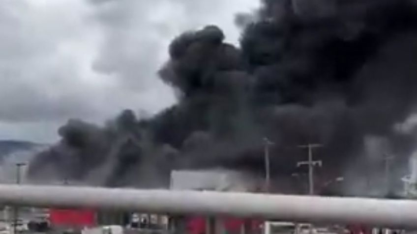 Incendio arrasa supermercado en Zapopan, Jalisco: bomberos luchan por controlar siniestro