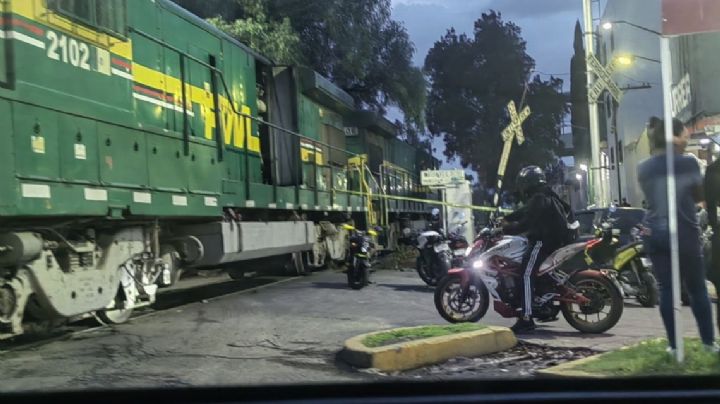 Fatídico accidente: Tren arrolla a hombre y lo parte en dos en Nezahualcóyotl