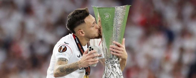 Lucas Ocampos llega al Monterrey