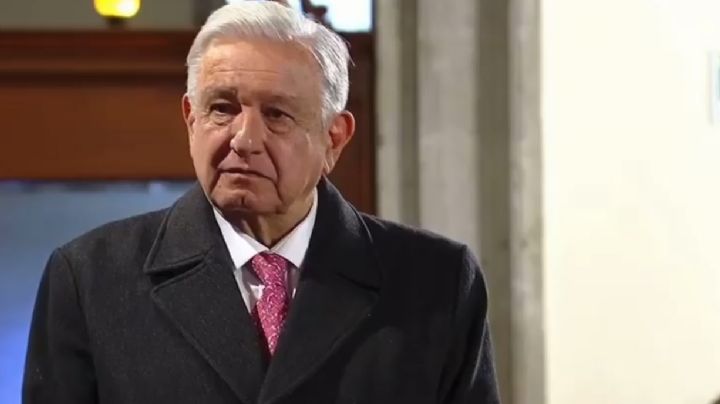 Dedican canción a AMLO para despedirlo de la presidencia y rompe en llanto